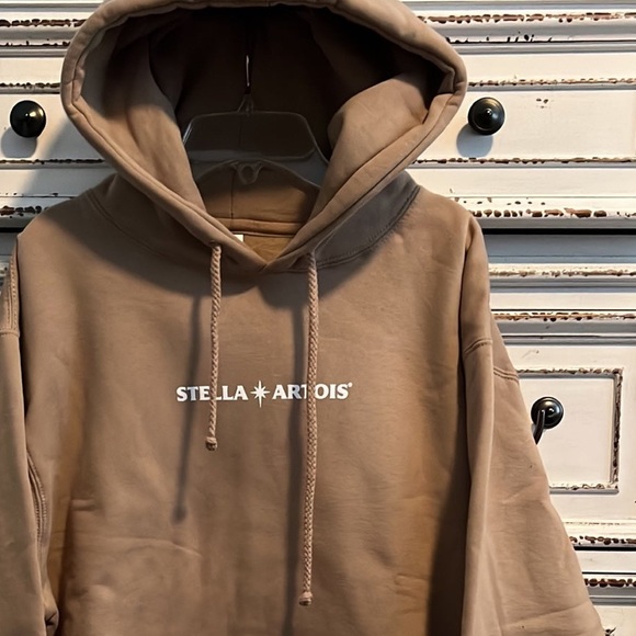 New Hoodie Mens Suze M medium tan color - Picture 2 of 16